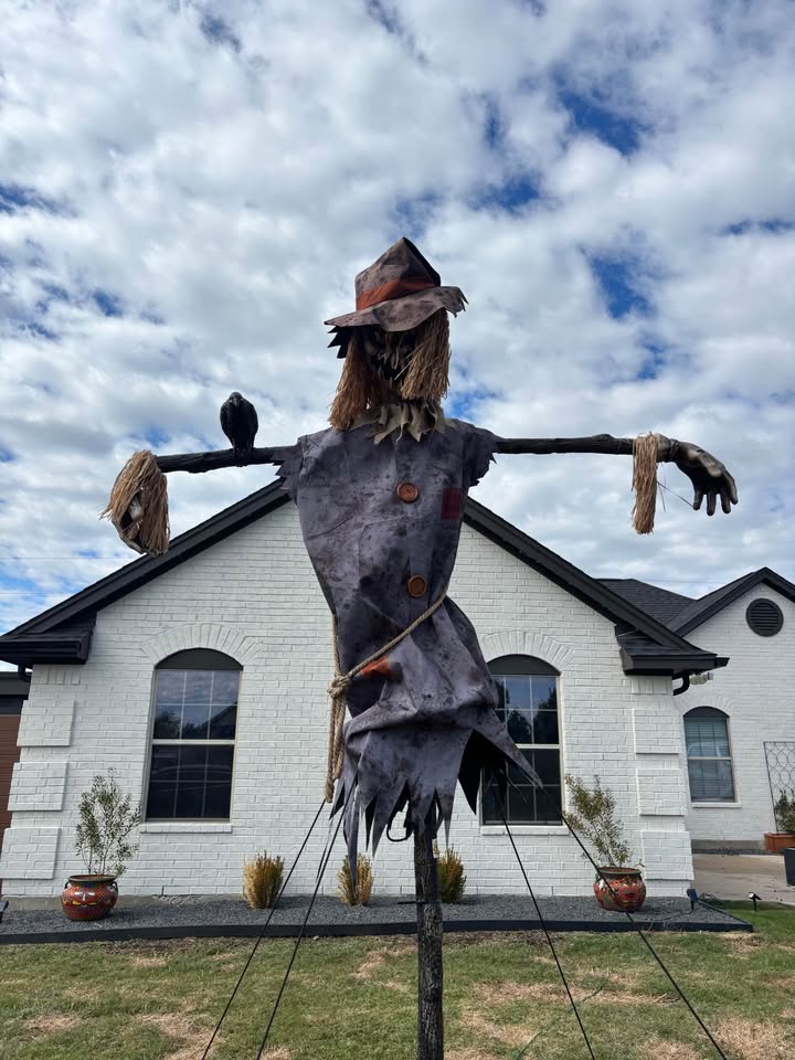 Giant Yard Scarecrow