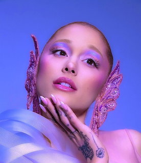 Ariana Grande Purple Makeup