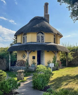 Round Thatched Cottage Studland