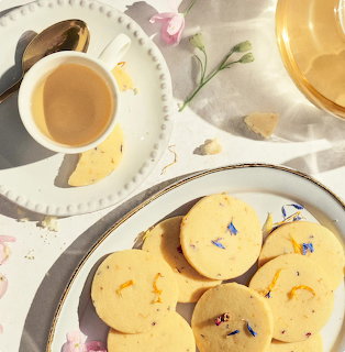 Lemon Ginger Tea with Cookies
