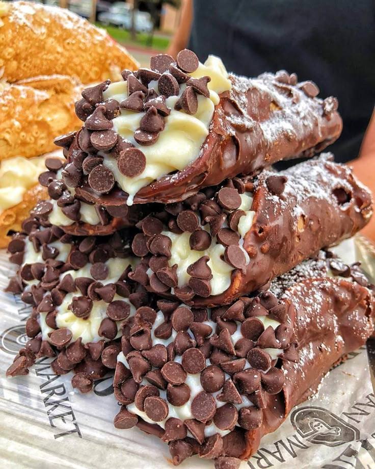 Chocolate Chip Cannoli