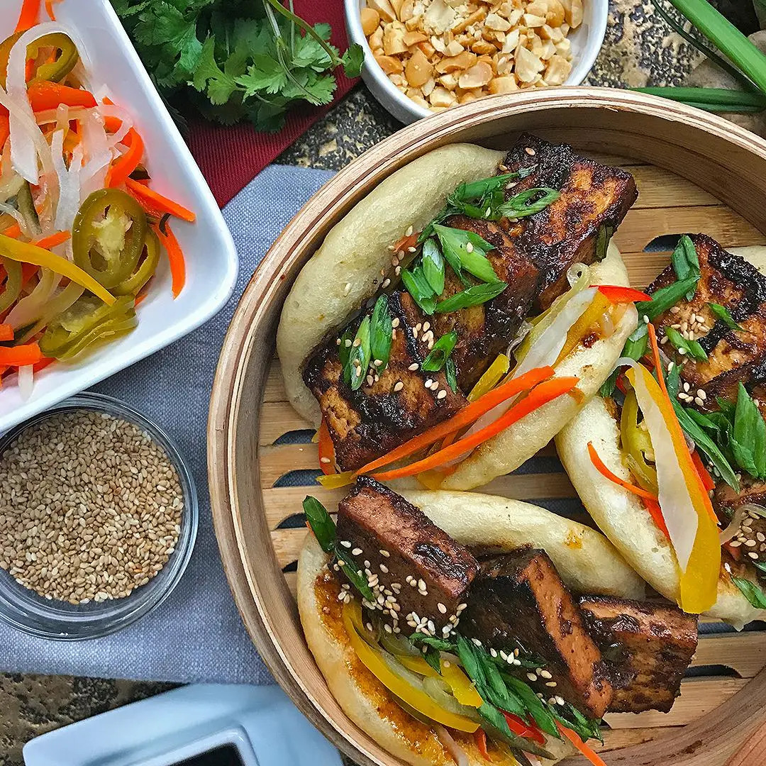 Bao Sandwich with Grilled Meat