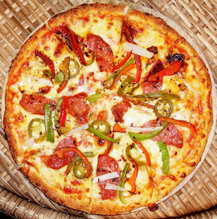 Salami Pepper Pizza