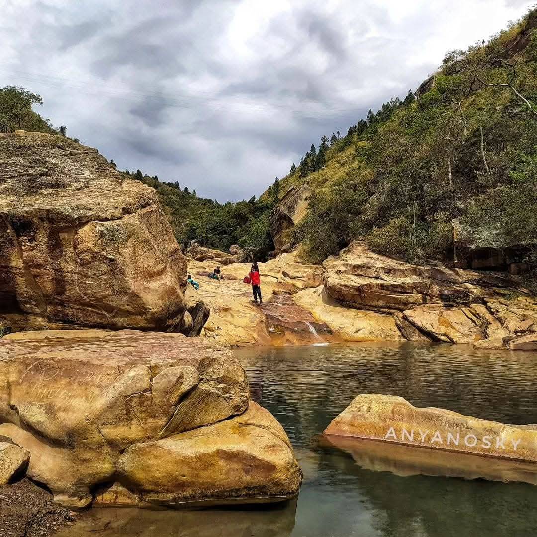 Rocky river pools and layered stone formations in Las Minas de Lobatera, Venezuela
