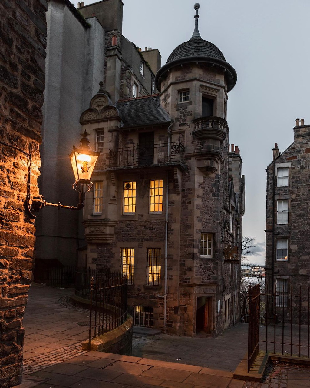 Edinburgh Historic Building Dusk