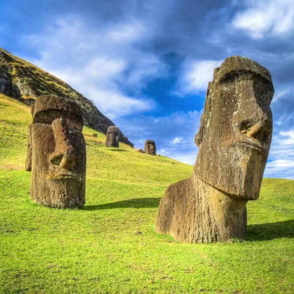Rapa Nui Moai Statues
