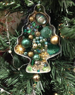 Christmas Tree Ornament Tin