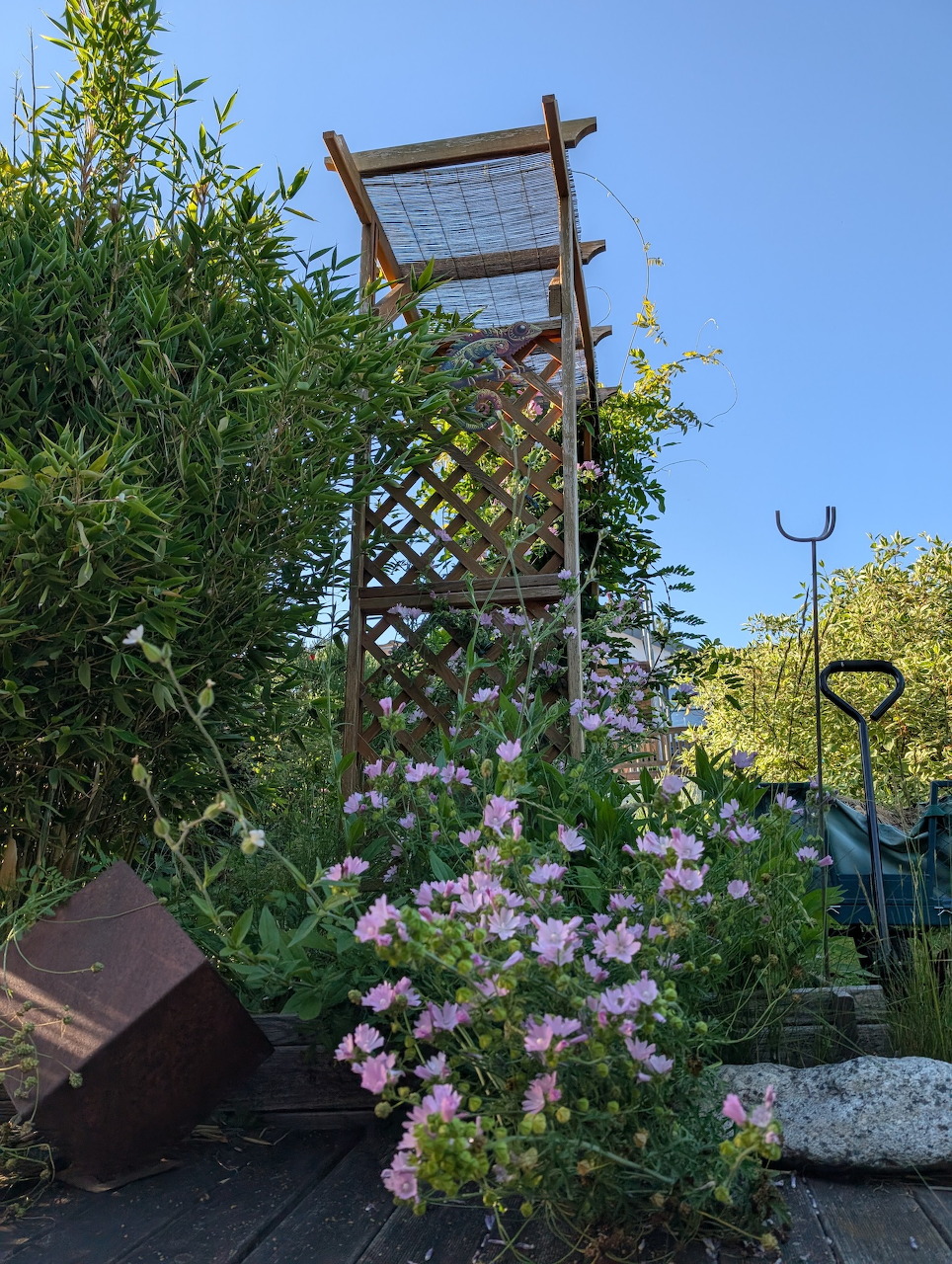 Garden Trellis Pink Flowers