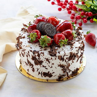 Chocolate Strawberry Cake