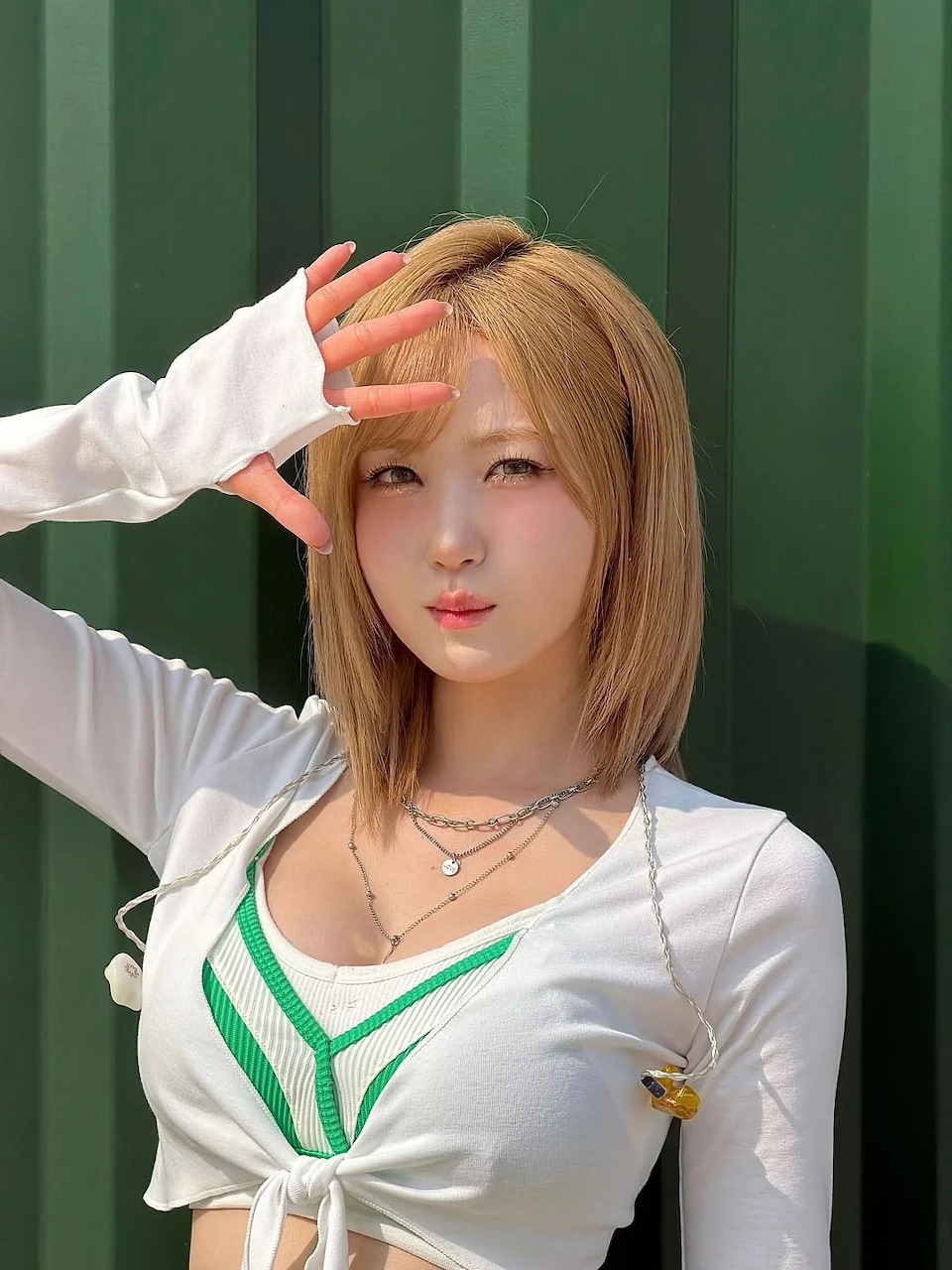Honda Hitomi Outdoor Portrait