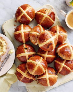 Hot Cross Buns with Butter
