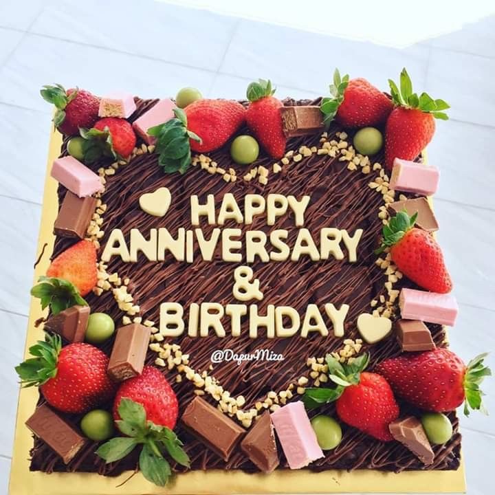 Chocolate Strawberry Cake