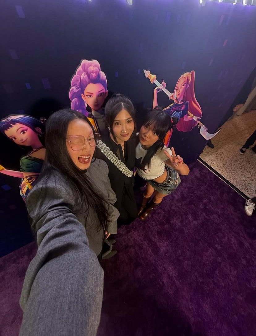 Group Selfie Concert Backstage