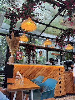 Outdoor Cafe Seating