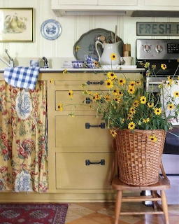 Country Kitchen Wildflowers