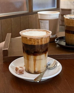 Iced Caramel Macchiato Cafe