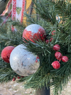 Frosted Christmas Ornament Wreath