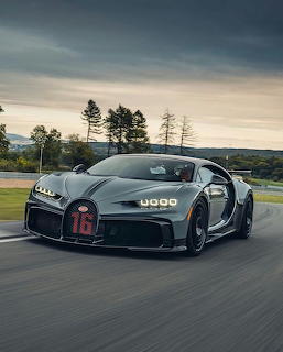 Bugatti Chiron on Track