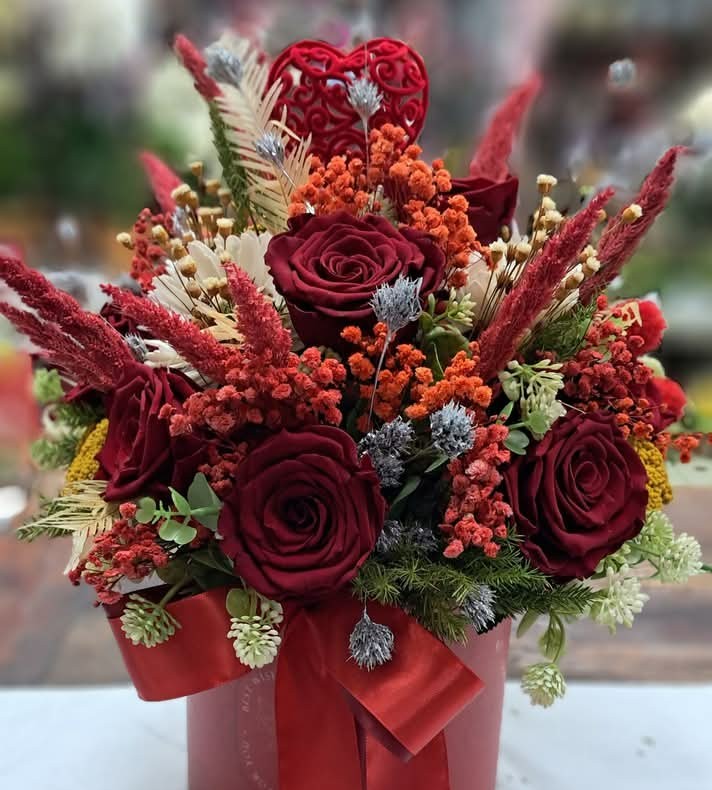 Red Rose Bouquet Gift Box