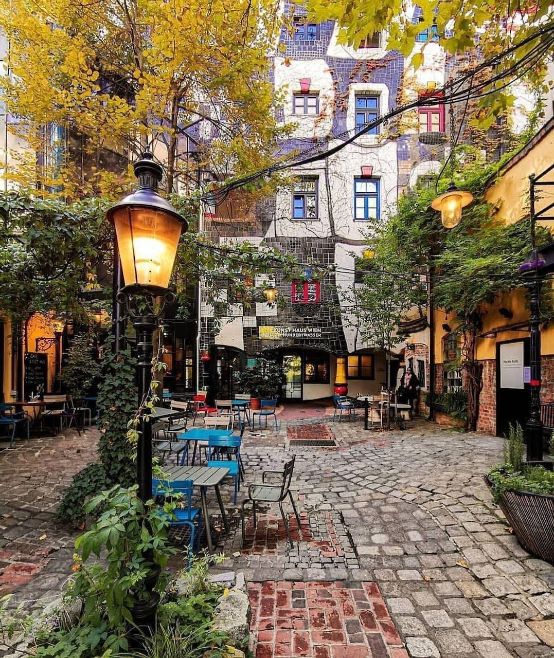 Hundertwasserhaus Courtyard Vienna