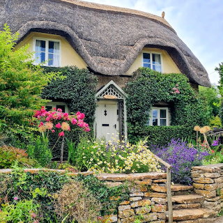 Thatched Roof Cottage Garden