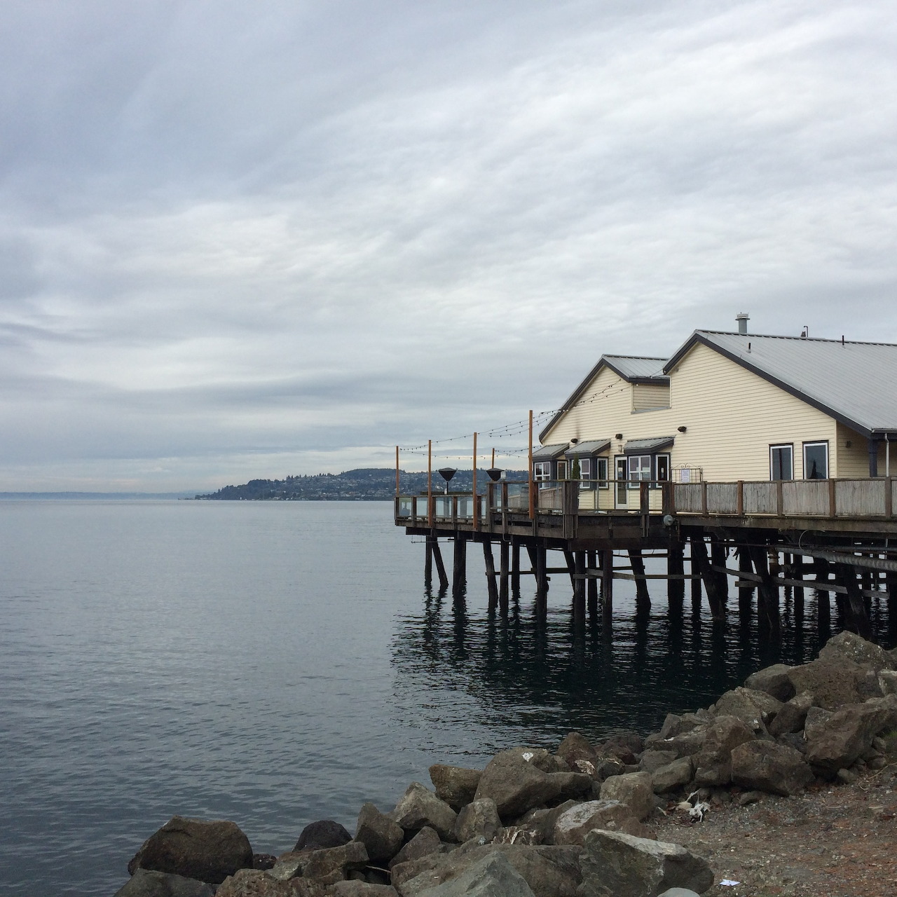 Pier Restaurant Shoreline