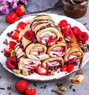Strawberry Cream Cake Rolls