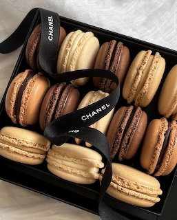 Macarons in Box