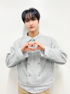 Seonghwa Heart Pose