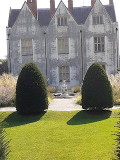 Tudor Manor House Garden
