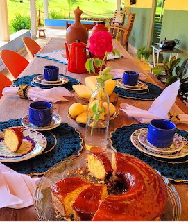 Bundt Cake Table