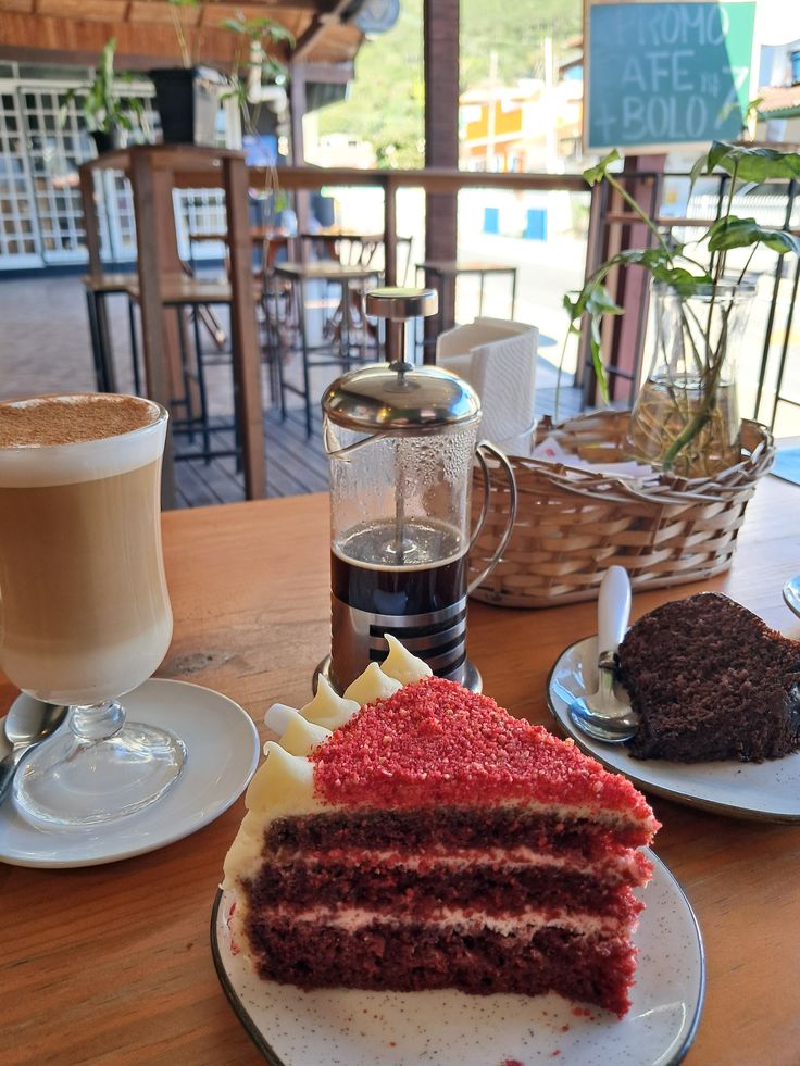 Red Velvet Cake Café