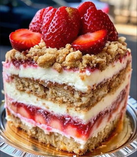 Strawberry Crumble Cake
