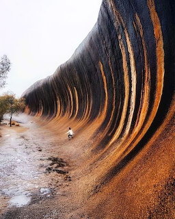 Wave Rock granite formation in Western Australia resembling a tall breaking ocean wave