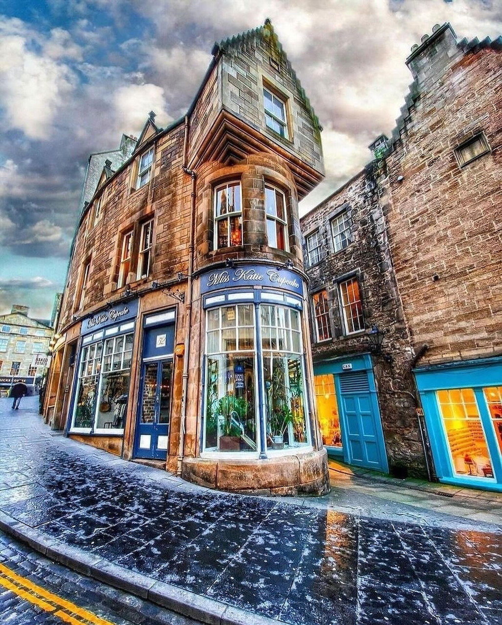 Edinburgh Street Corner Building