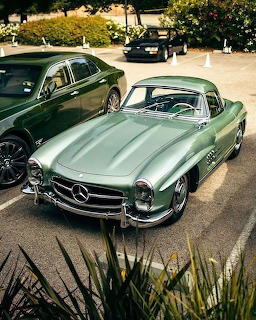 Green Mercedes300SL Gullwing