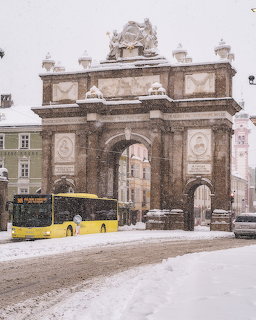 Triumphpforte Innsbruck in Snow