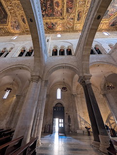 Basilica di San Nicola Interior