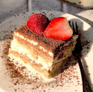 Tiramisu Strawberry Slice