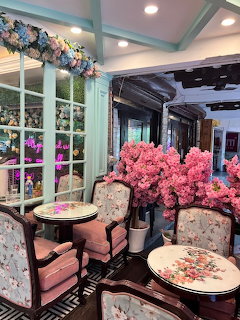 Beautiful Cafe Interior Flowers