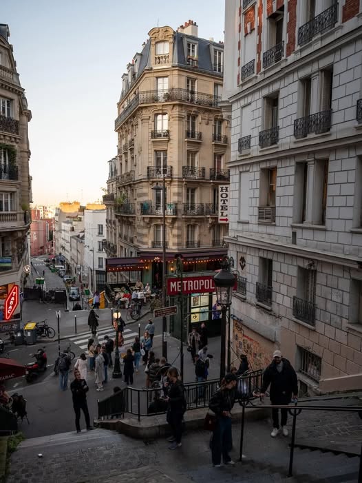 Montmartre Paris Street Scene
