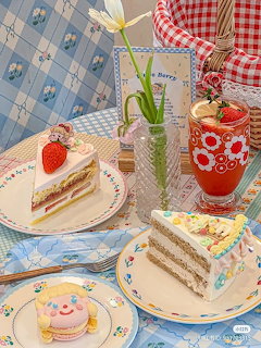 Strawberry Cake Slices