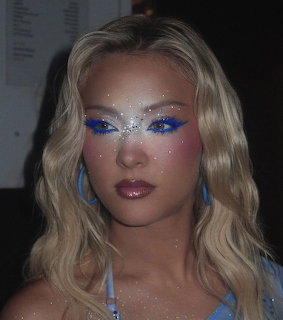Zara Larsson Galaxy Makeup