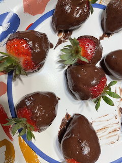 Dark Chocolate Covered Strawberies