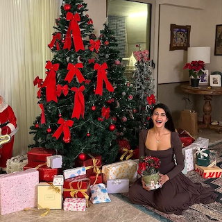Jacqueline Fernandez Christmas Portrait