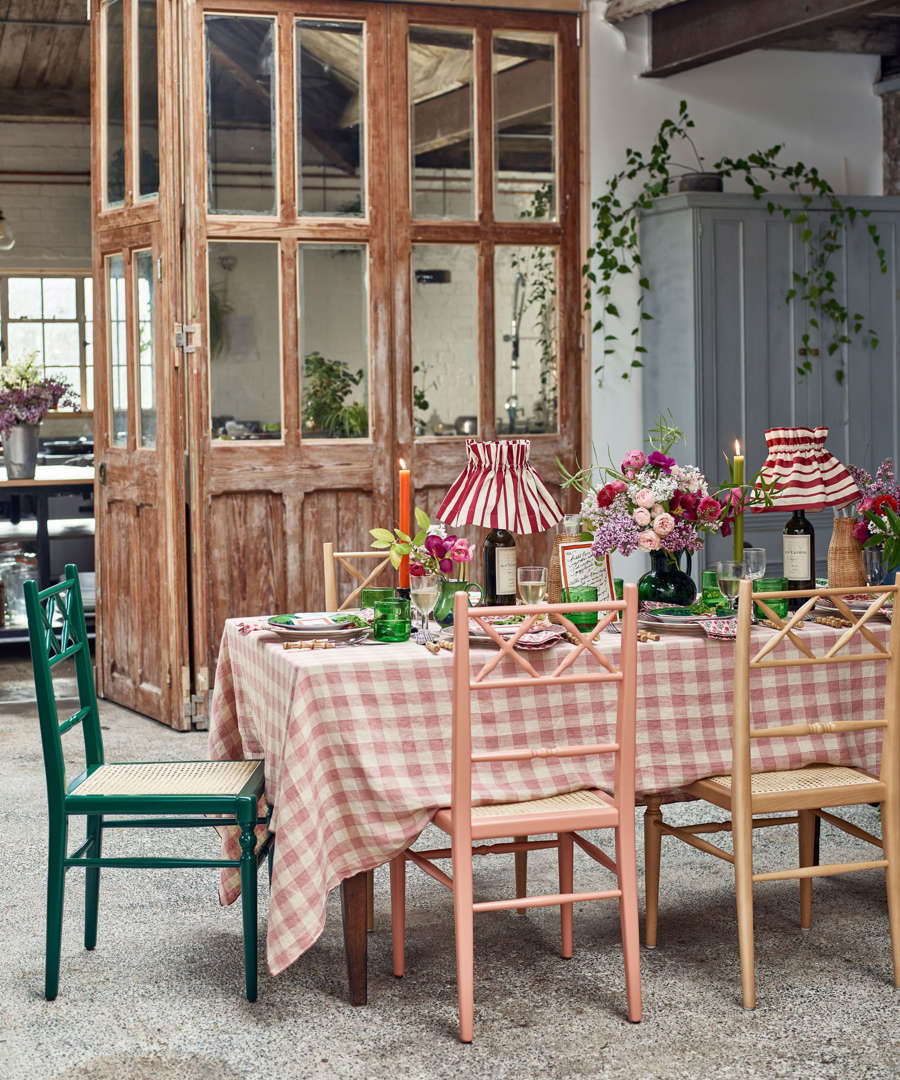 Outdoor Dining Table Setup