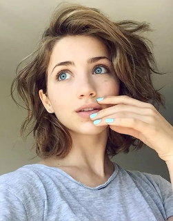 Emily Rudd Portrait