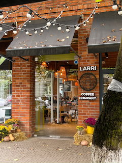 Lari Coffee Company Autumn Exterior