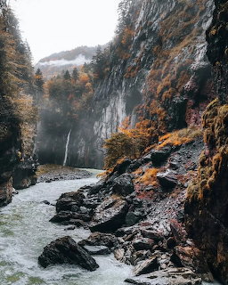 Lauterbrunnen Valley Waterfall Canyon