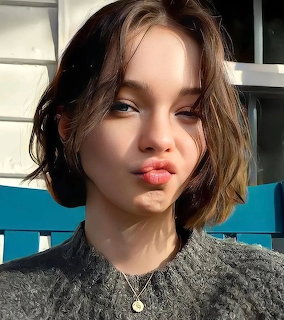 Emma Myers Portrait